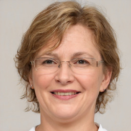 Hannah Lowell